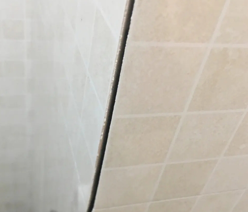 银海瓷砖空鼓维修公司分享阳台瓷砖脱落的修复过程可以分为以下几个步骤